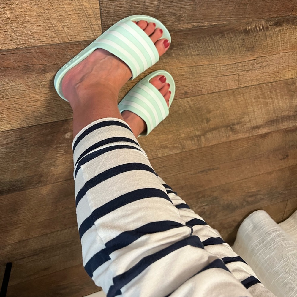 adidas adilette slides - Picture 9 of 11